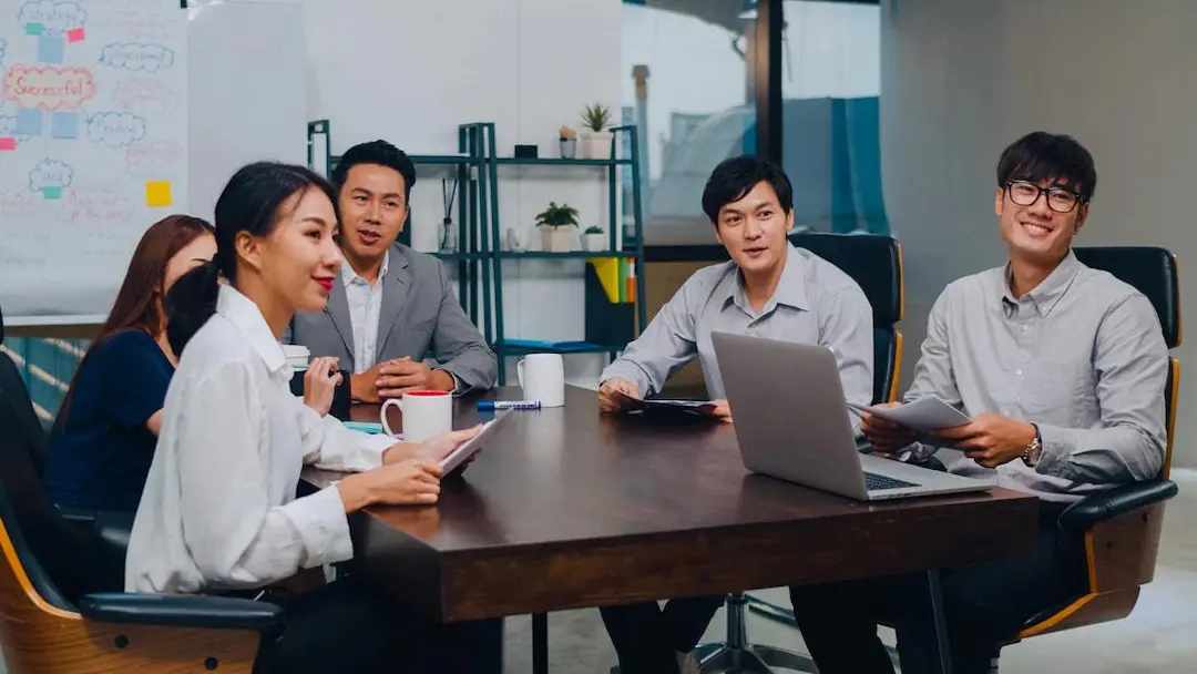 Chuyên viên tư vấn doanh nghiệp châu Á