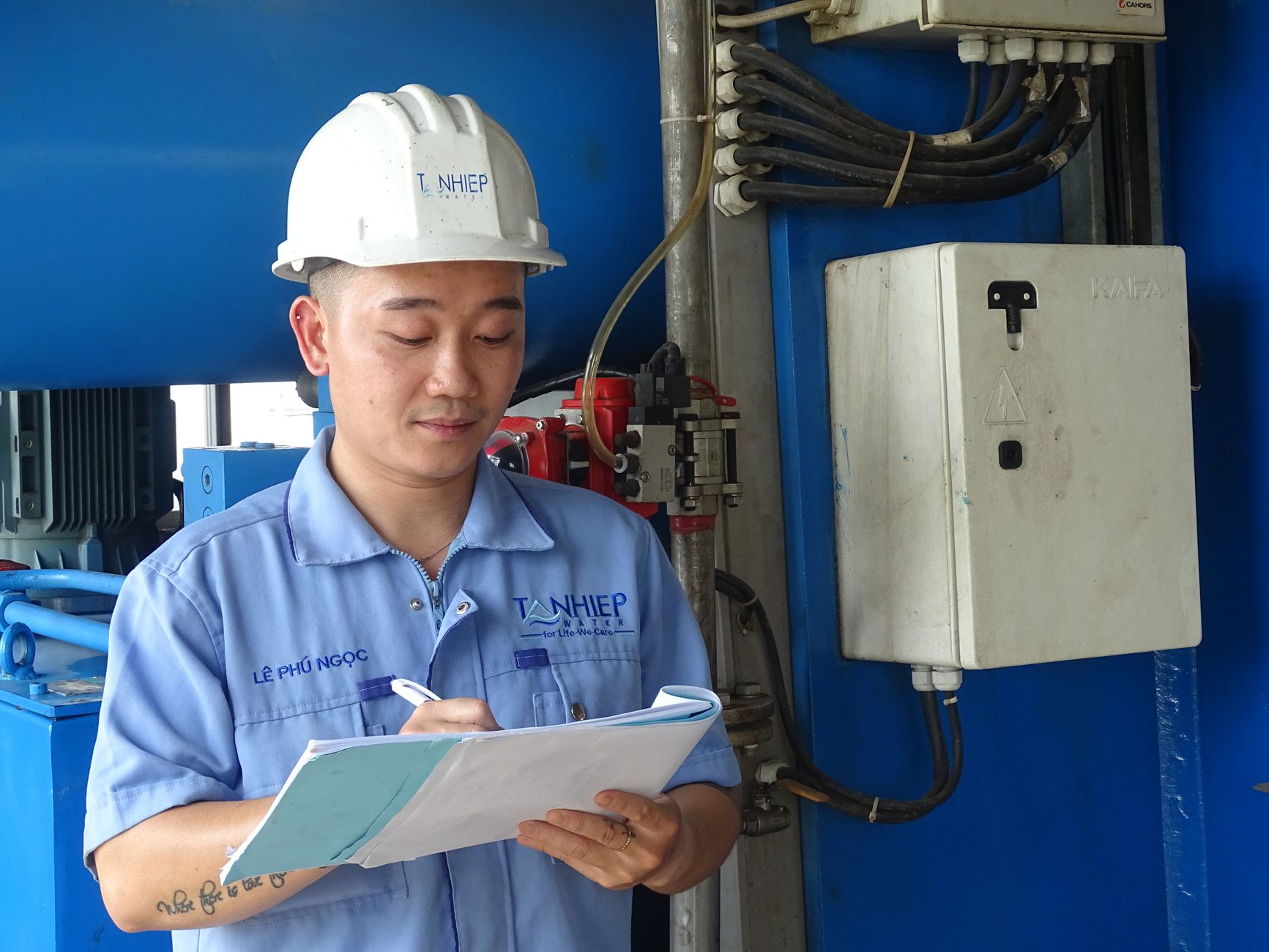 Kiểm tra thiết bị đối chiếu phụ lục biên bản bàn giao