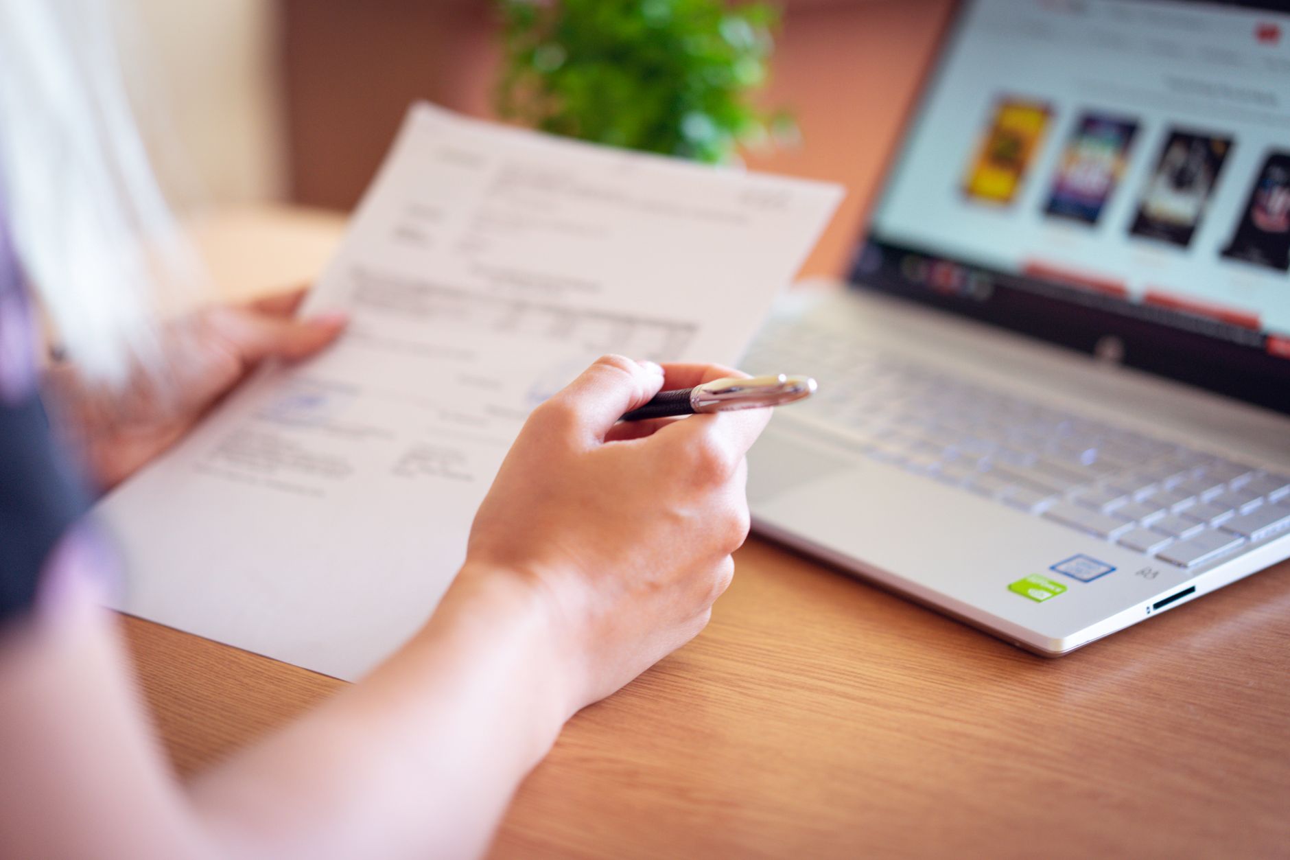 người kiểm tra địa chỉ đăng ký trước khi nộp hồ sơ công ty online