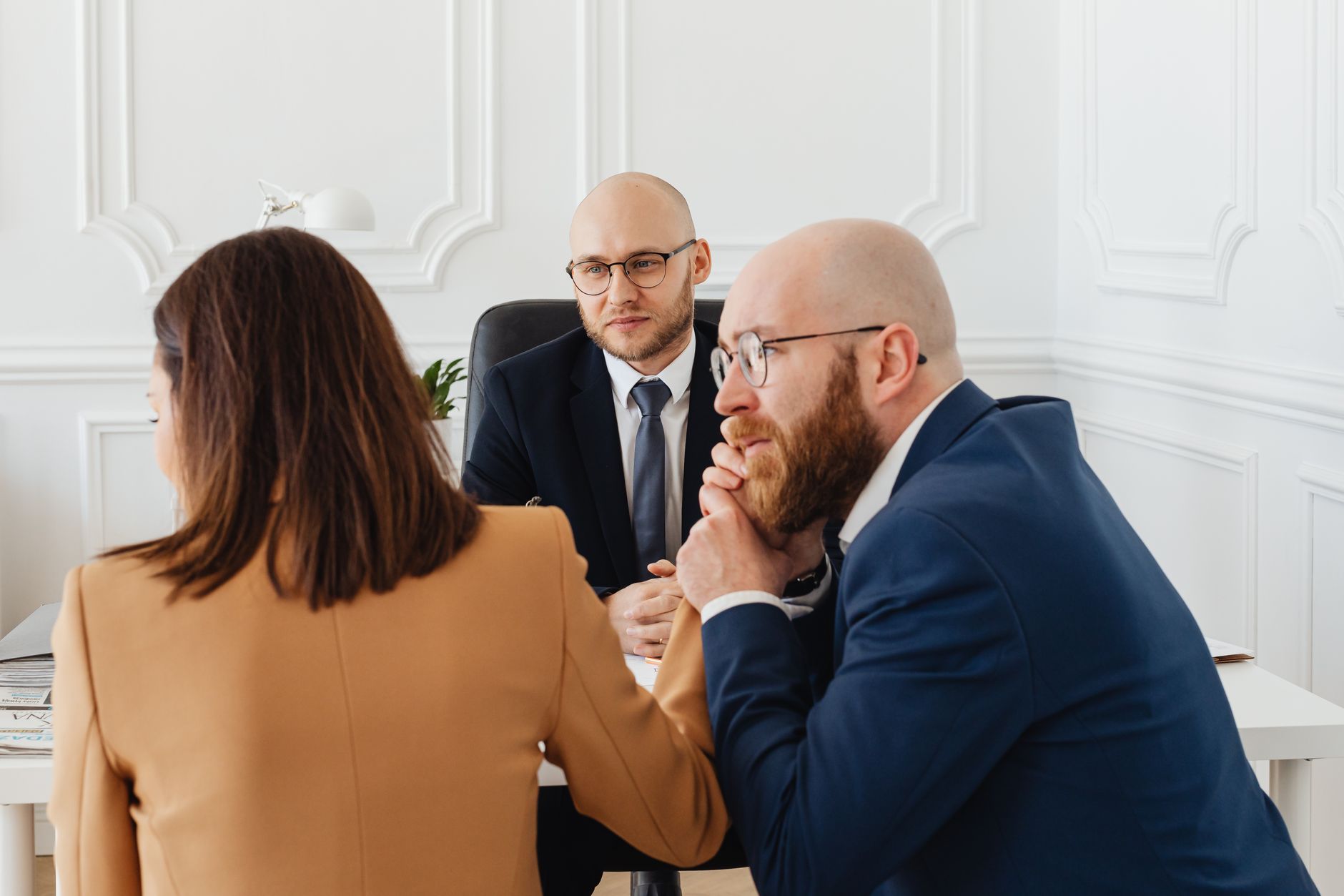 Tư vấn viên Viện Kế Toán hướng dẫn khách hàng thay đổi đại diện pháp luật