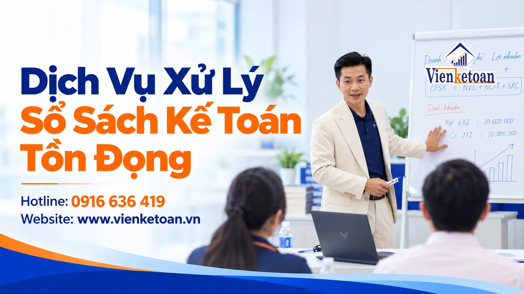Dịch vụ xử lý sổ sách kế toán tồn đọng tại Viện Kế Toán với hình ảnh chuyên gia đang hướng dẫn xử lý số liệu kế toán